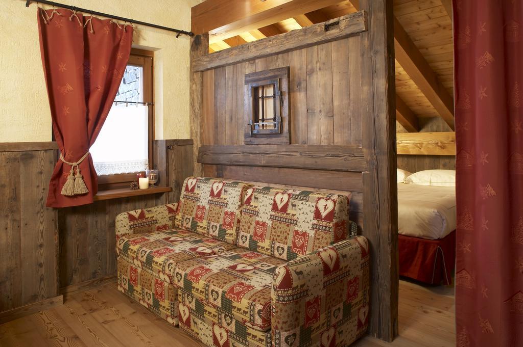 Residence Lo Peyo Champoluc Zimmer foto